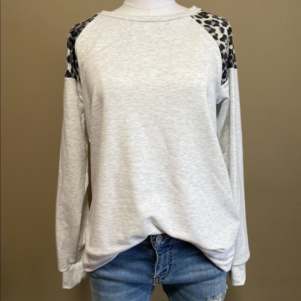 FRENCH TERRY CHEETAH PRINT TOP